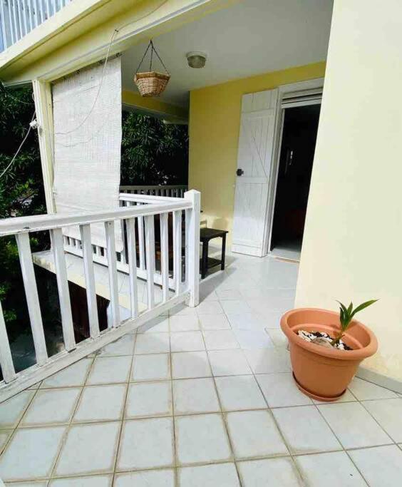 Habitation Nala Proche Bourg Apartment Terre-De-Haut ภายนอก รูปภาพ